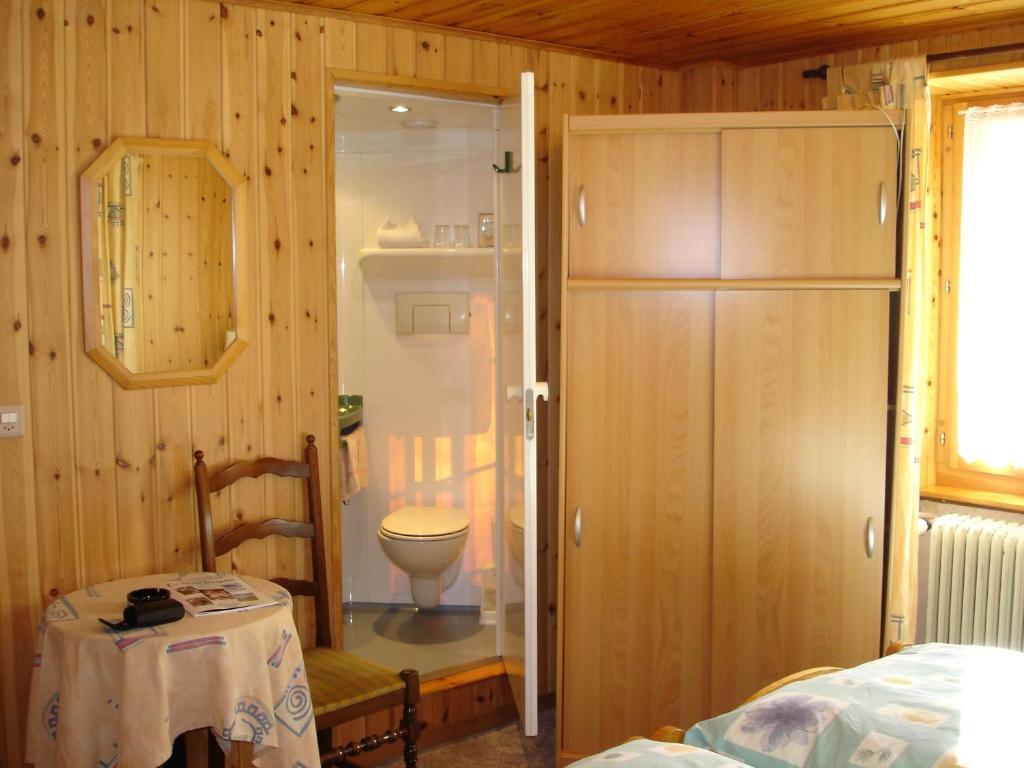 Pension D'Evolène Pokoj fotografie